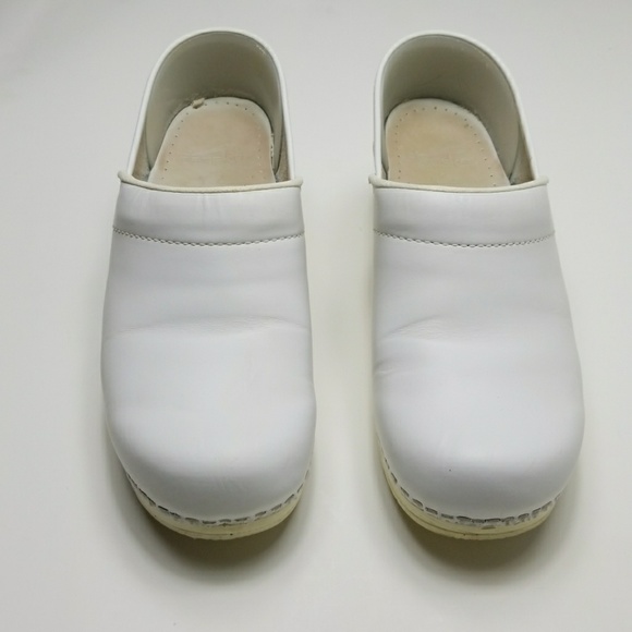dansko white leather nursing shoes
